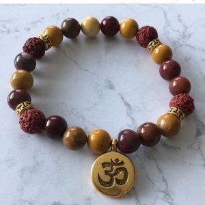 Lava bead bracelet om charm